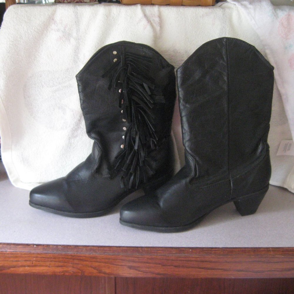 NEW LEATHER BOOTS